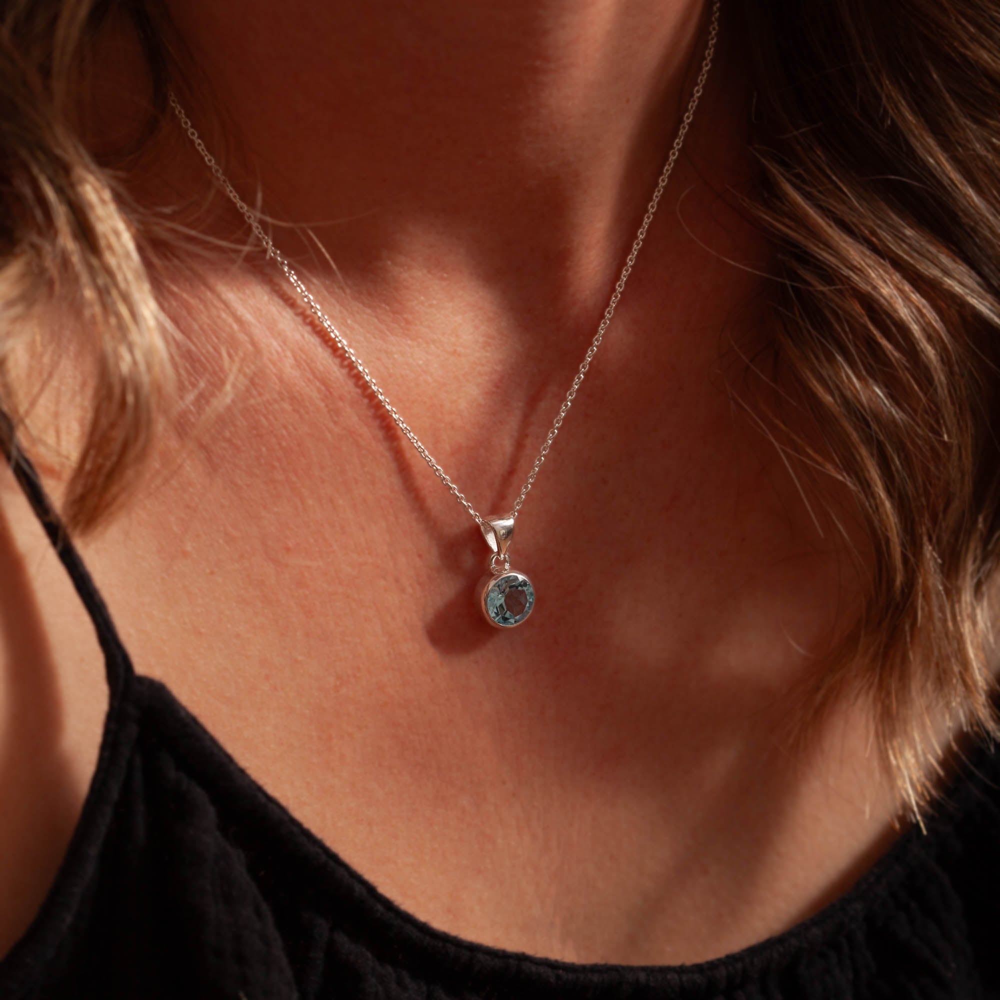 Alma de Loto Moonstone Earring | Silver