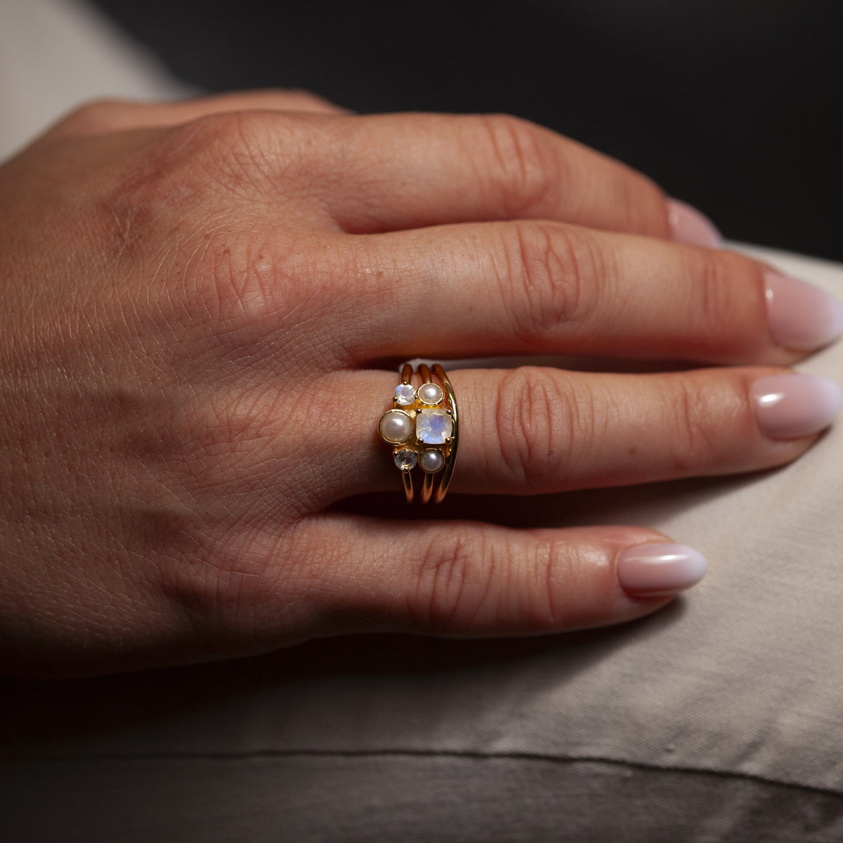 Artemio Mondstein, Rosenquarz, Perlen Ring | Gold