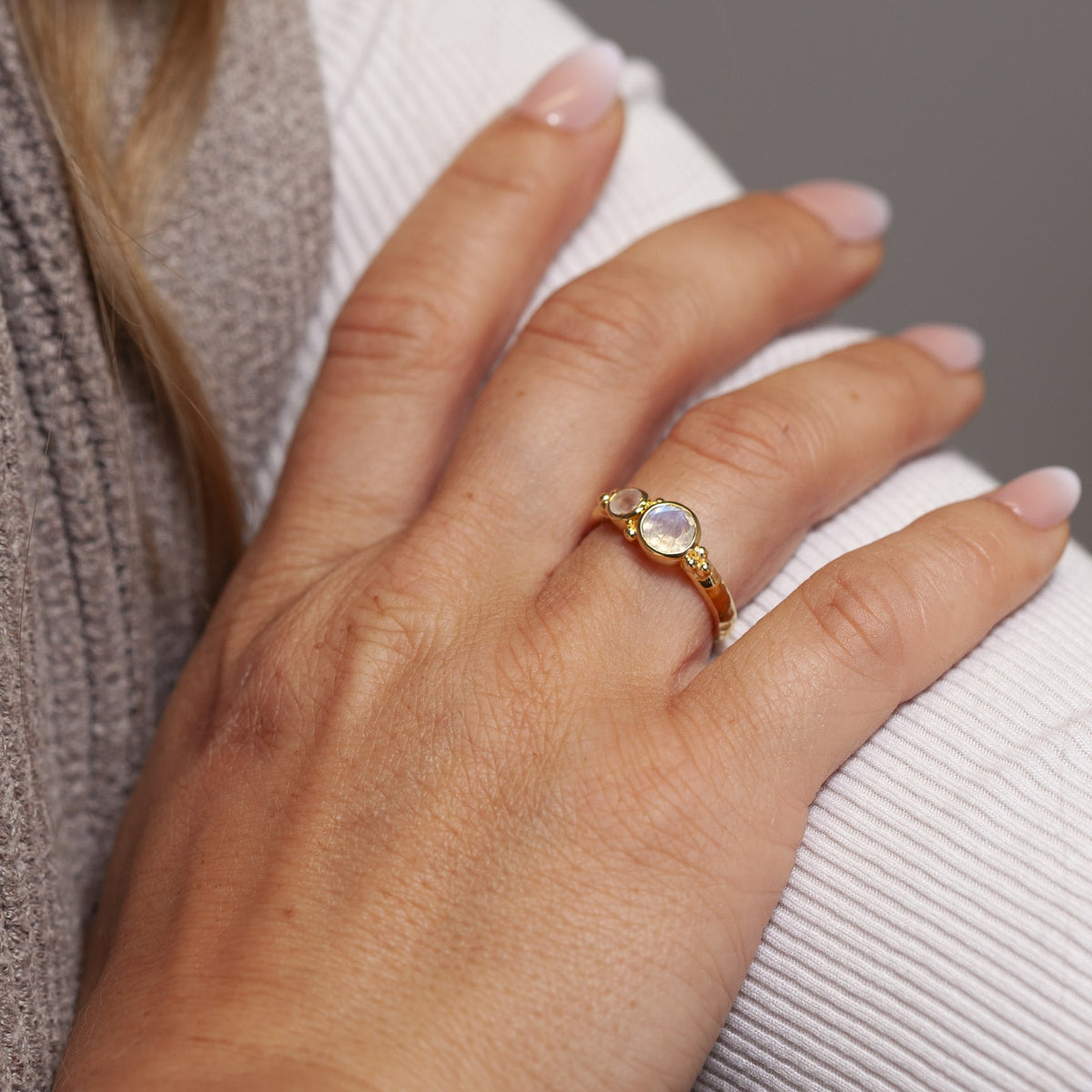 Dúalia Mondstein &amp; Rosenquarz Ring | Gold