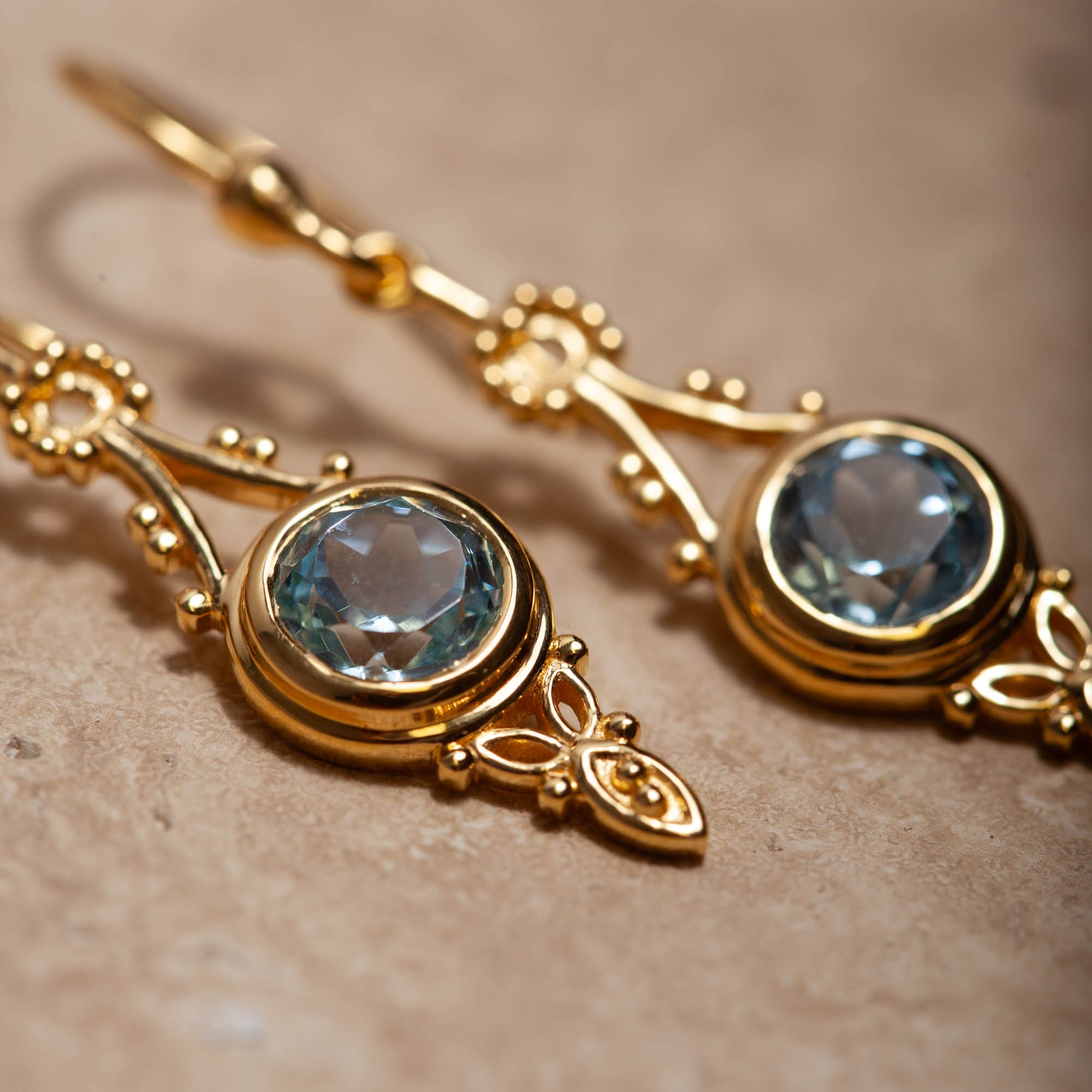 Encanto Blauer Topas Ohrringe | Gold