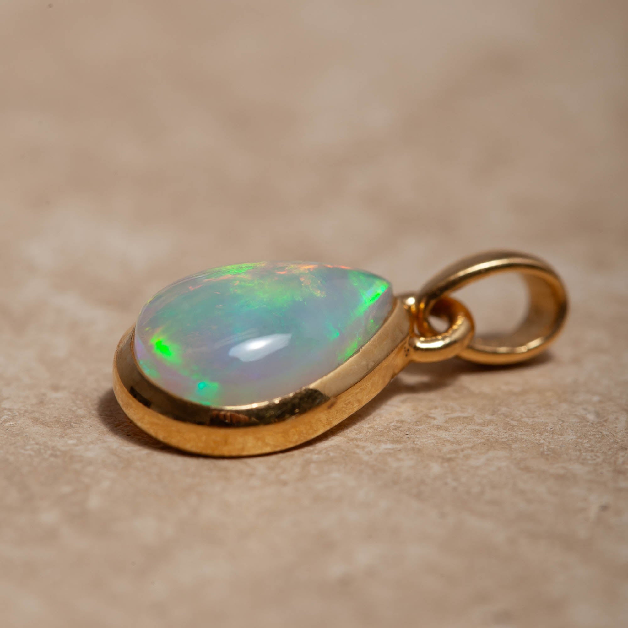 Fluidez Opal Anhänger | Gold