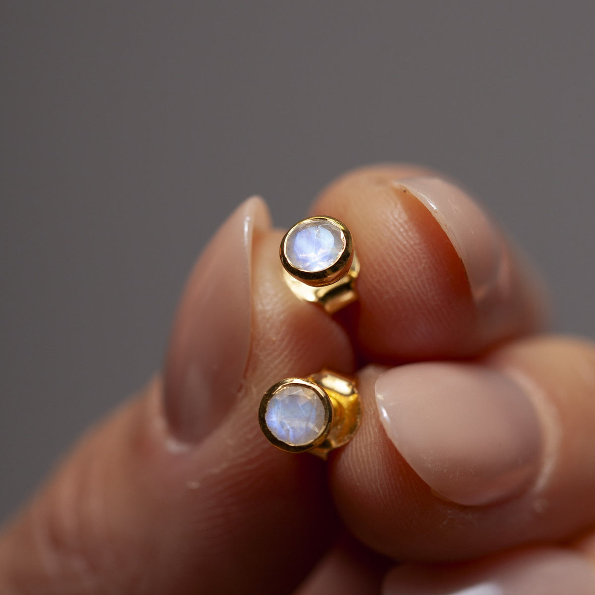 Lunita Mondstein Ohrstecker | Gold