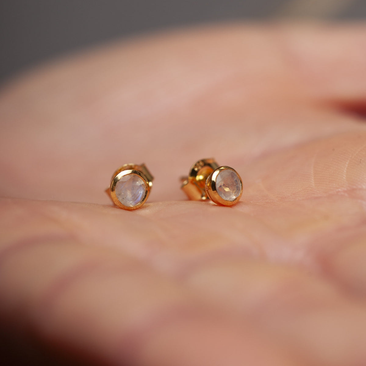 Lunita Mondstein Ohrstecker | Gold